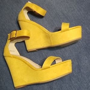 Wedges sandals, mustard color